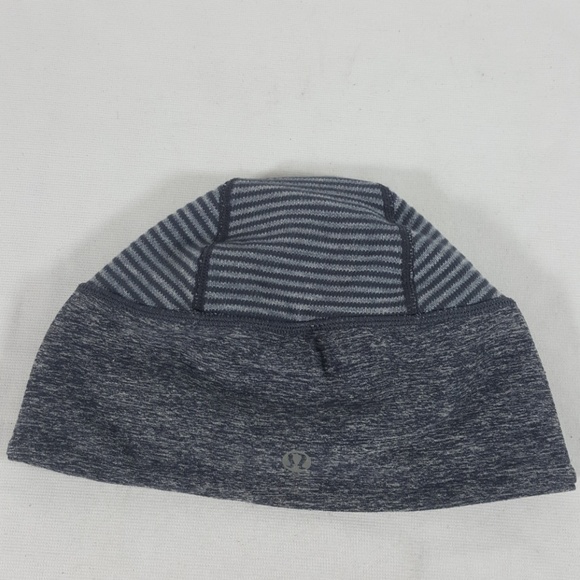 beanie with ponytail hole running